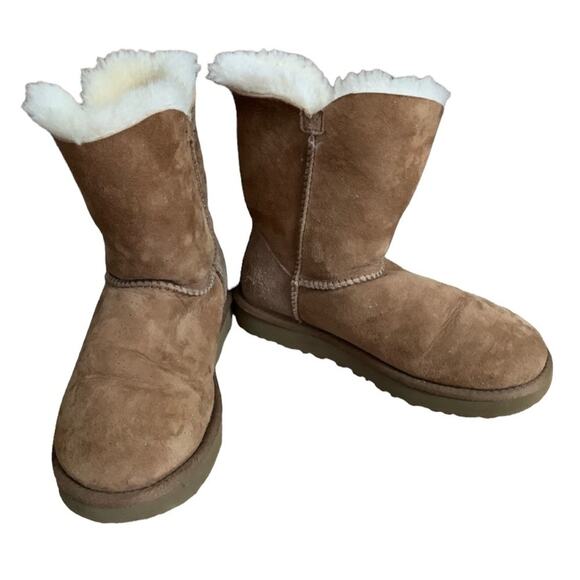 UGG Classic Bailey Button II Chestnut Tan Ankle Boots Booties Size 5 - Picture 1 of 13
